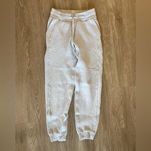 LuluLemon Scuba High-Rise Cropped Jogger Gray Size 2